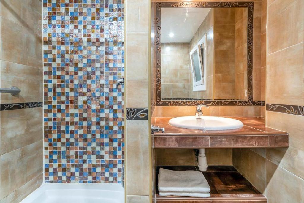 كاستيلديفيلس Apartamentos Denis المظهر الخارجي الصورة