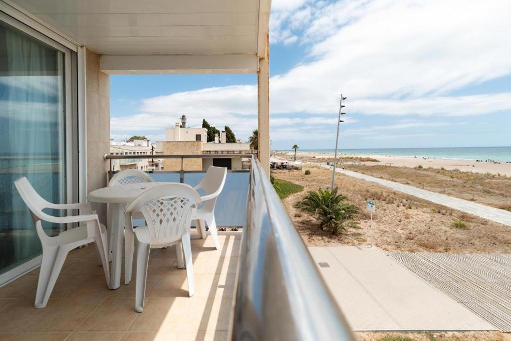 كاستيلديفيلس Apartamentos Denis المظهر الخارجي الصورة
