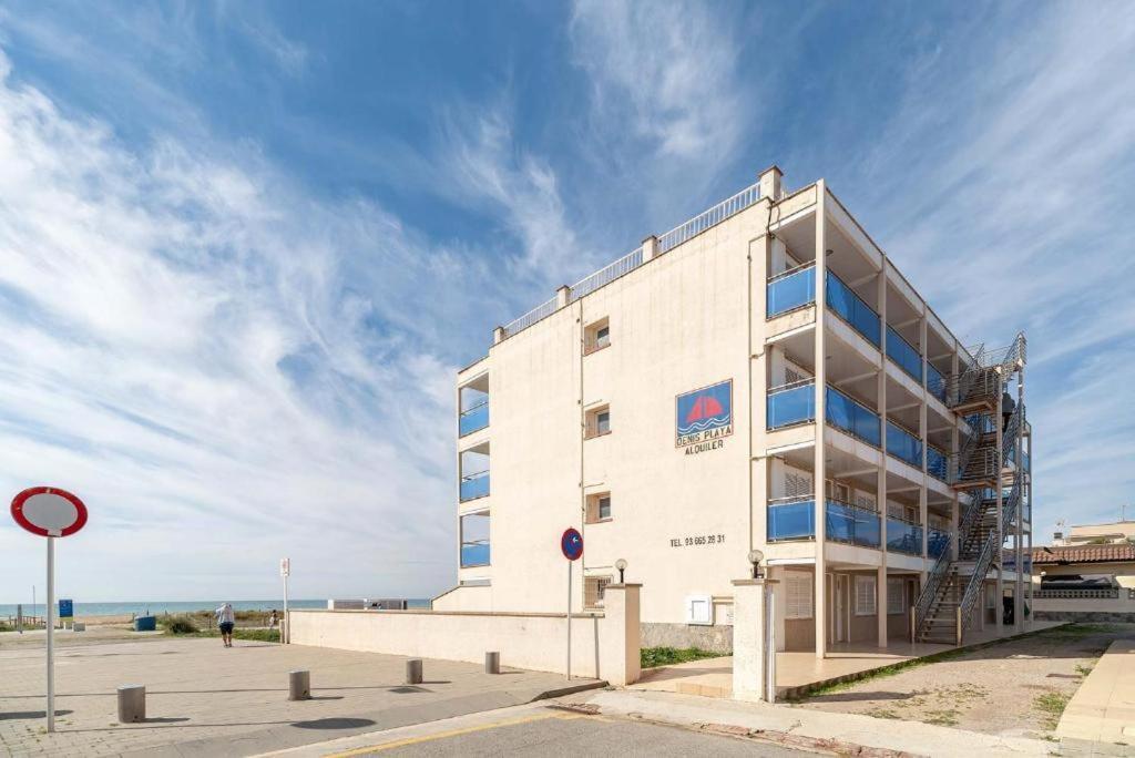 كاستيلديفيلس Apartamentos Denis المظهر الخارجي الصورة