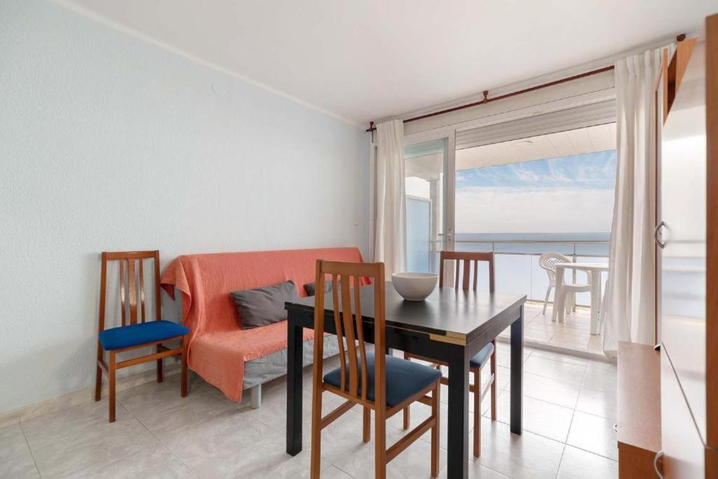 كاستيلديفيلس Apartamentos Denis المظهر الخارجي الصورة